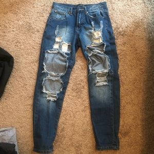 WHITE FOX BOUTIQUE RIPPED JEANS